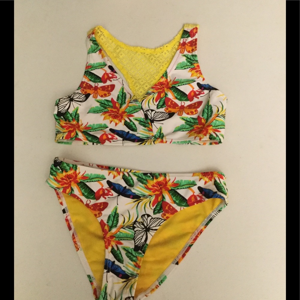 NWOT Vigoss 7/8 yellow crochet mesh racer back top butterfly floral swim set